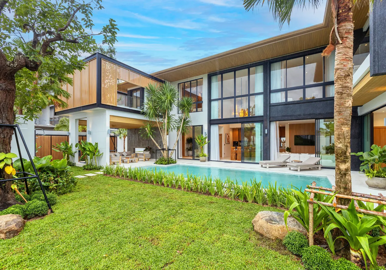 Villa · 5 ห้องนอน · 7 ห้องน้ำ · 596 m²