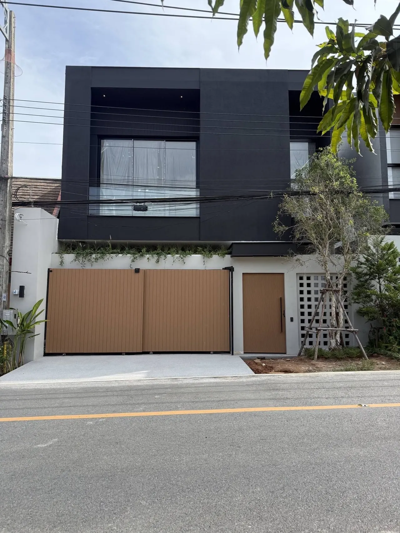 3 室 · 5 卫 · 275 m²