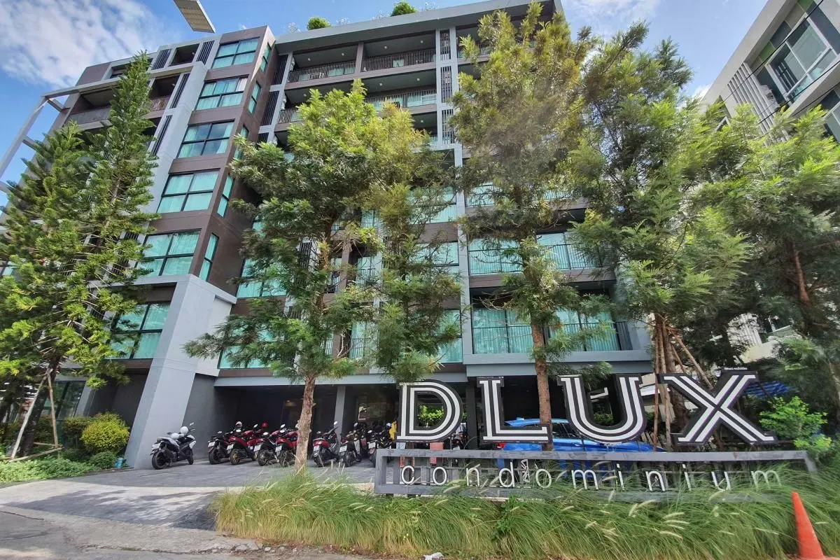 Dlux Condominium