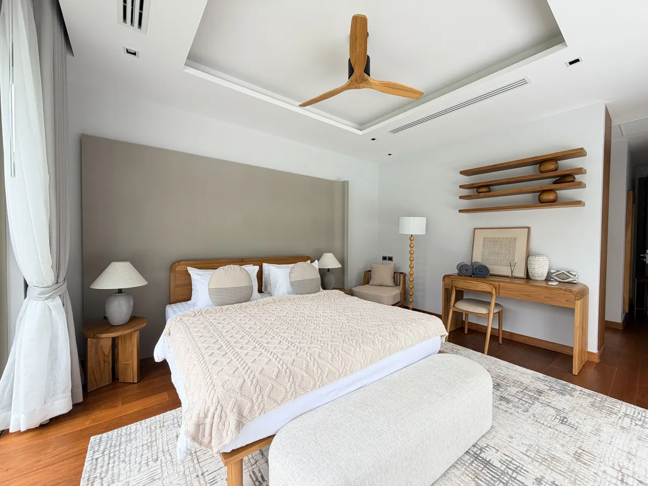 Villa · 3 室 · 4 卫 · 380 m²