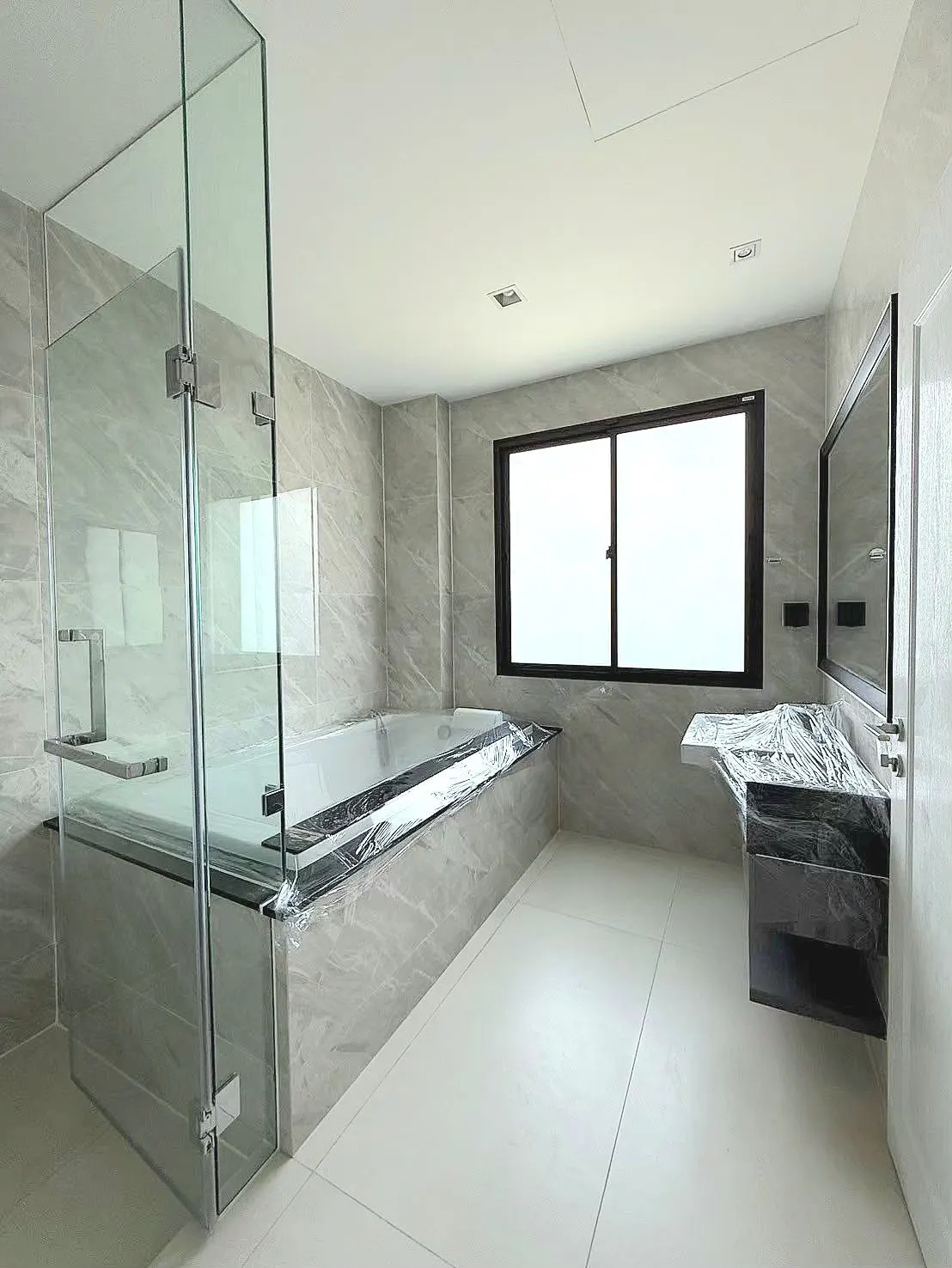 House · 5 室 · 6 卫 · 604 m²