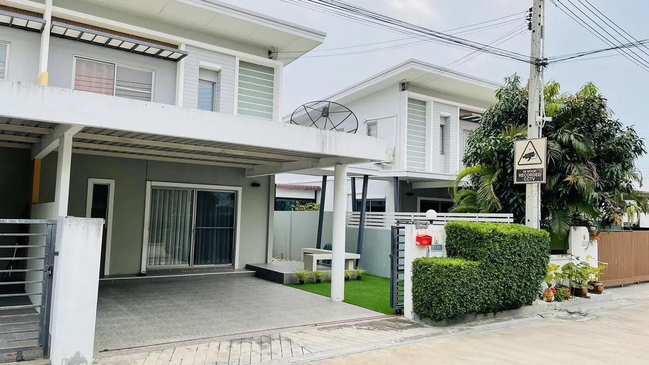 Life City Home Sukhumvit - Angsila