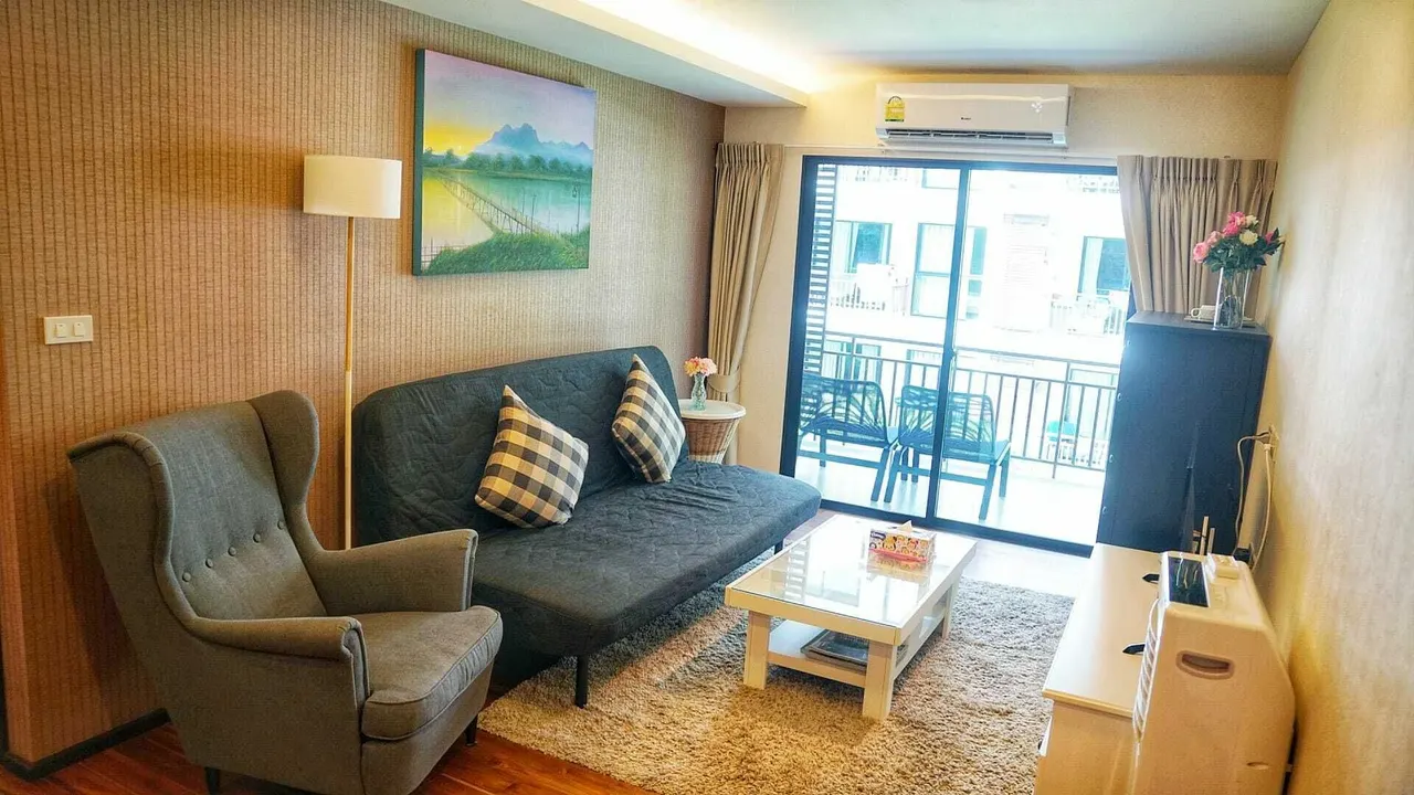 Condo · 1 bd · 1 ba · 51 m²