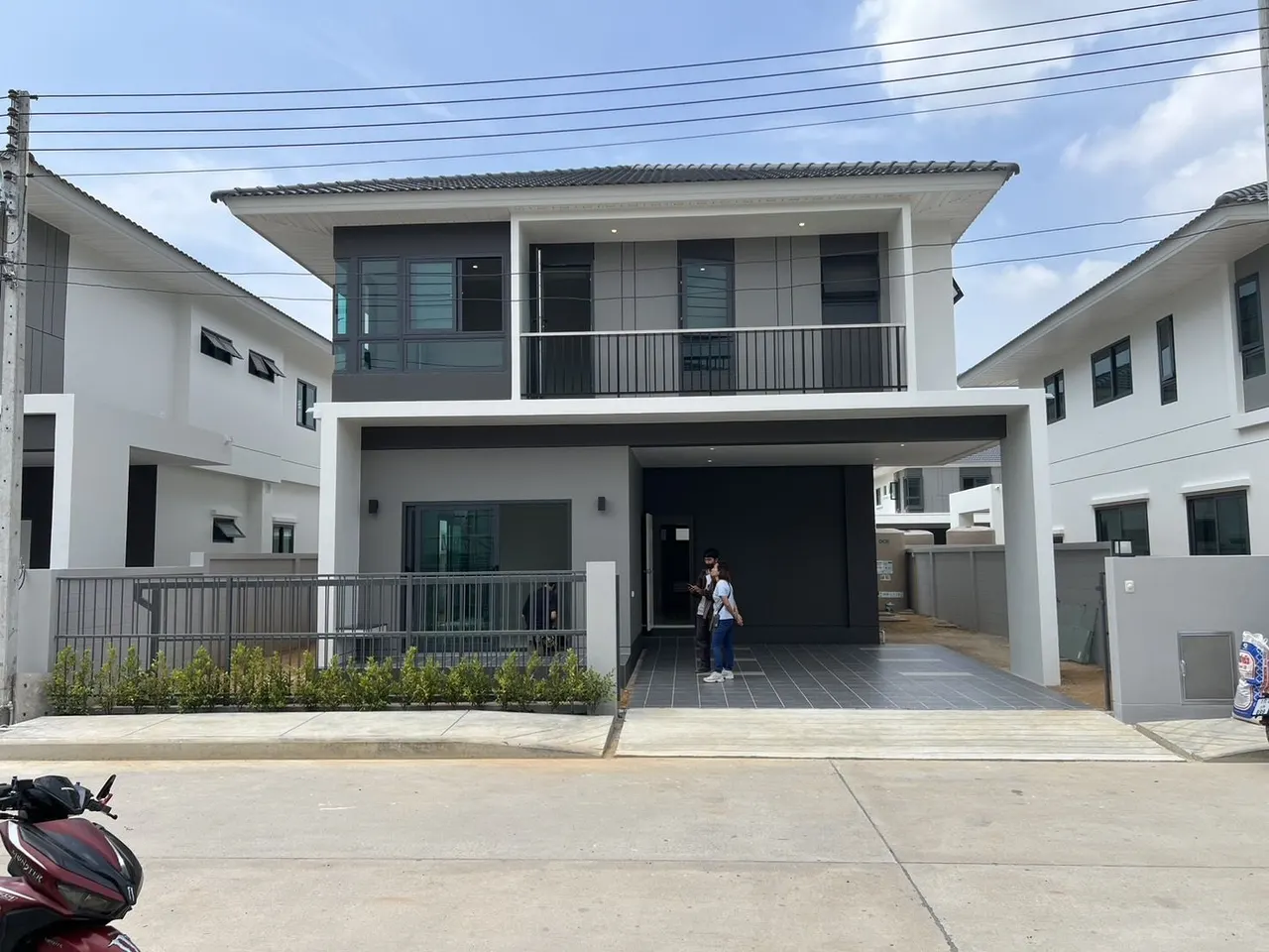House · 4 bd · 3 ba · 208 m²