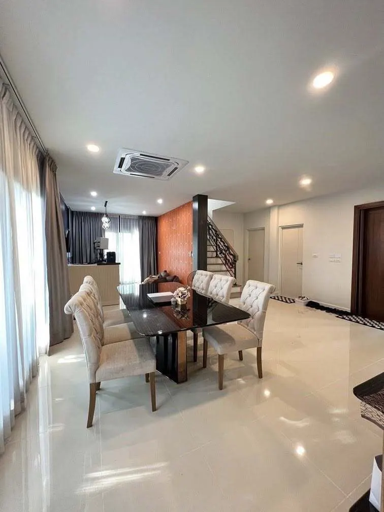 House · 4 ch. · 5 sdb · 275 m²