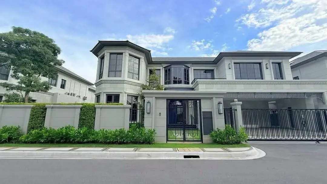 4 bd · 5 ba · 554 m²