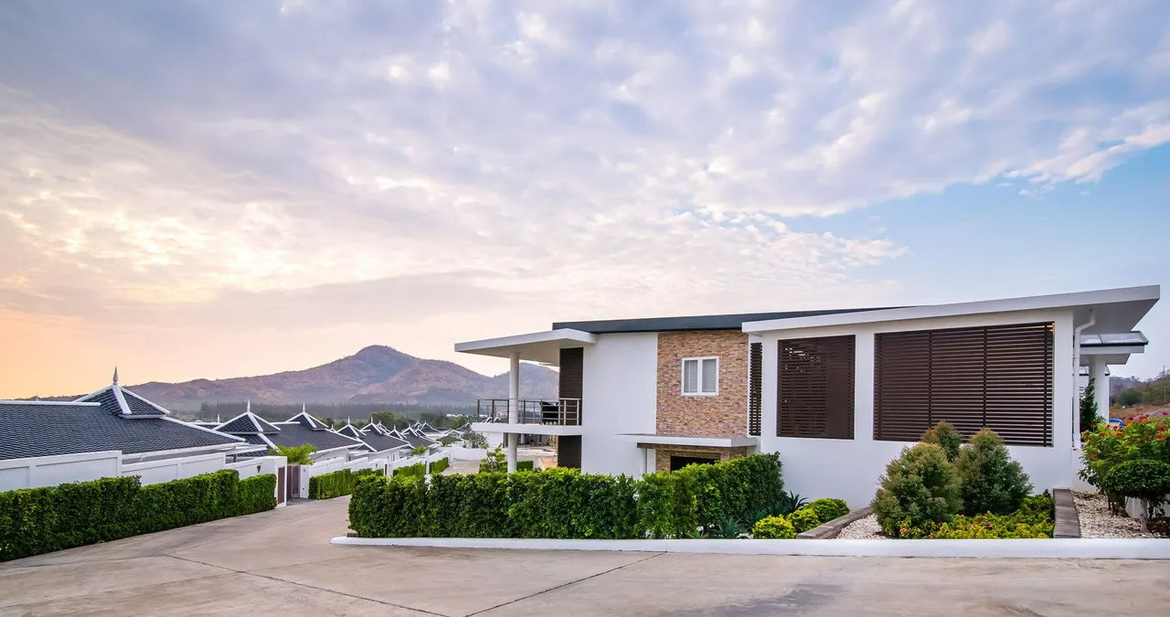 Apartment · 3 ห้องนอน · 2 ห้องน้ำ · 226 m²