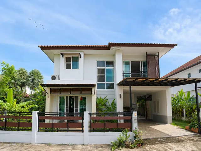 3 ห้องนอน · 3 ห้องน้ำ · 178 m²