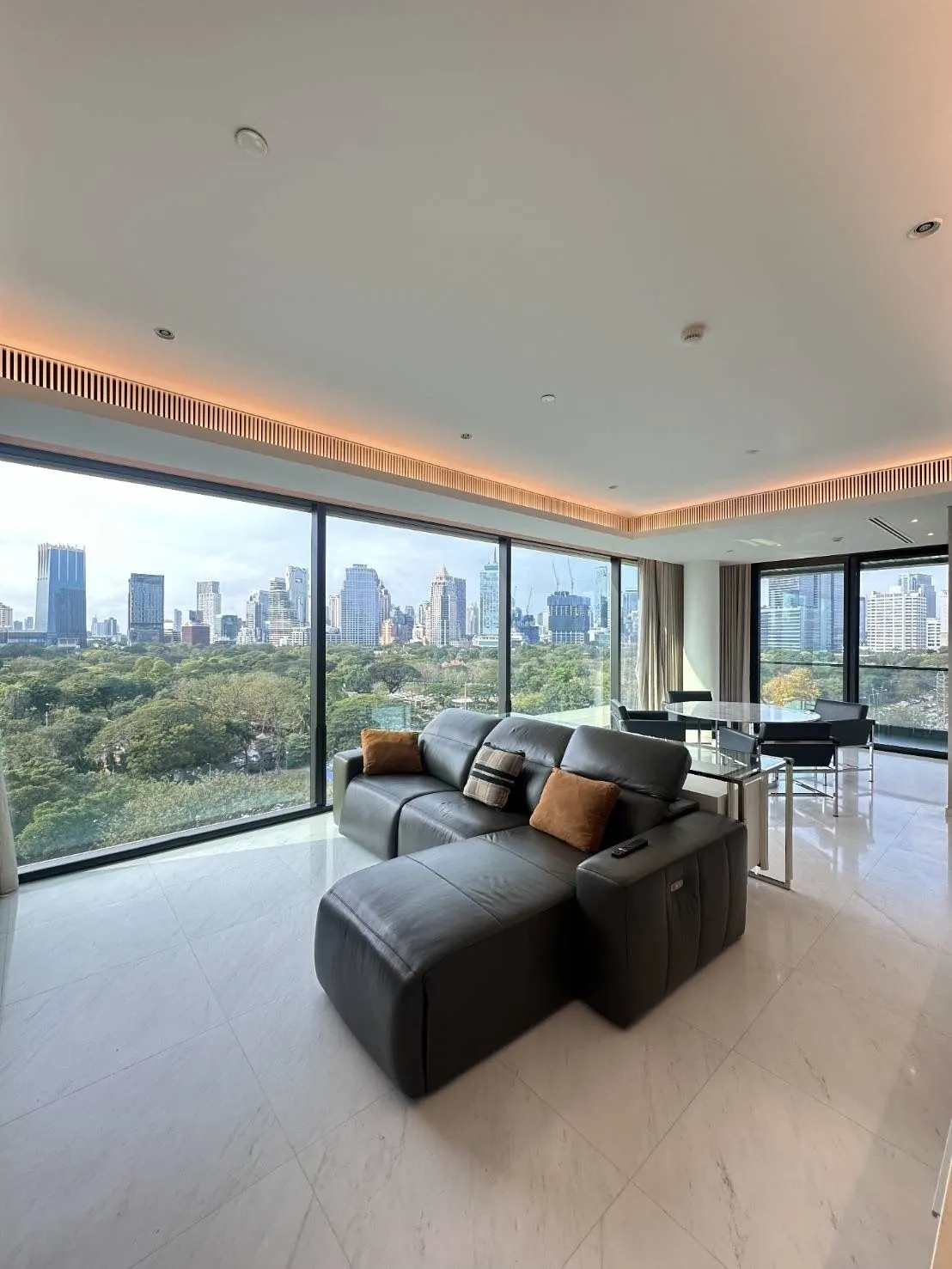 Condo · 2 bd · 3 ba · 140 m²