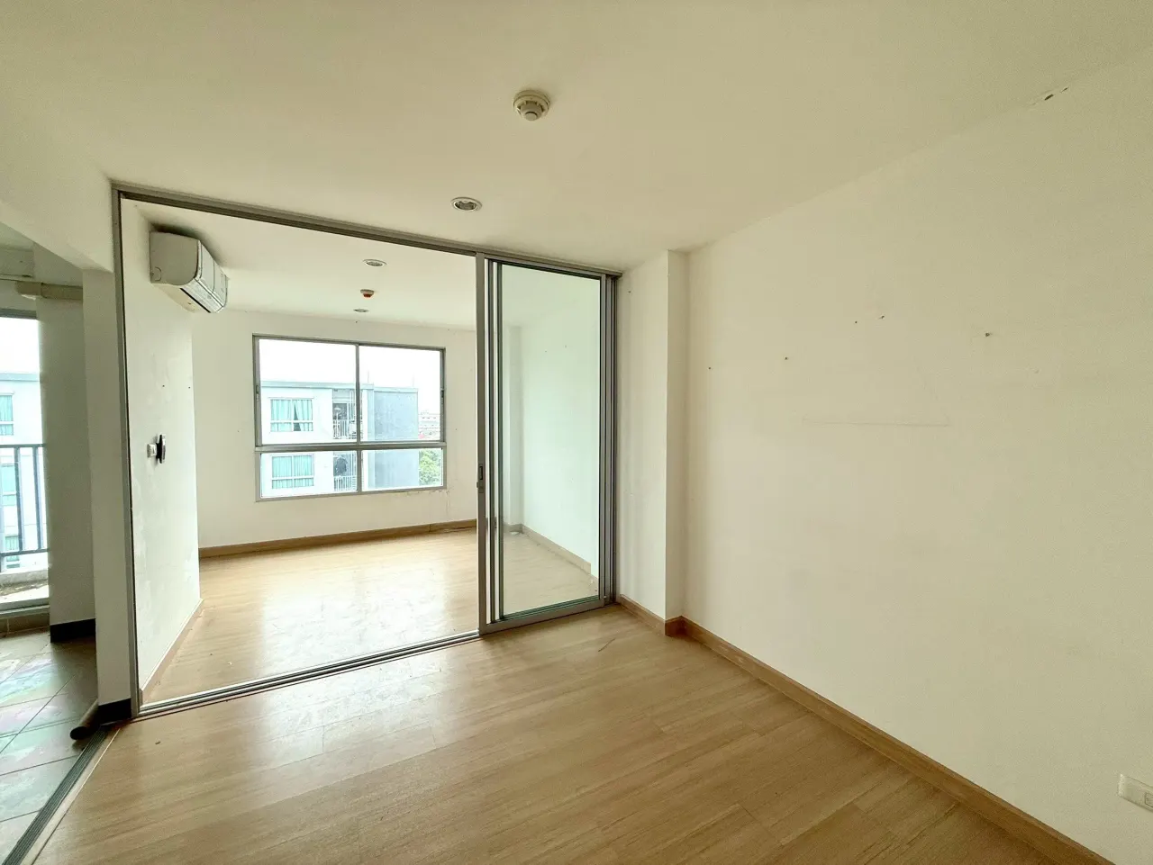 Condo · 1 室 · 1 卫 · 28 m²