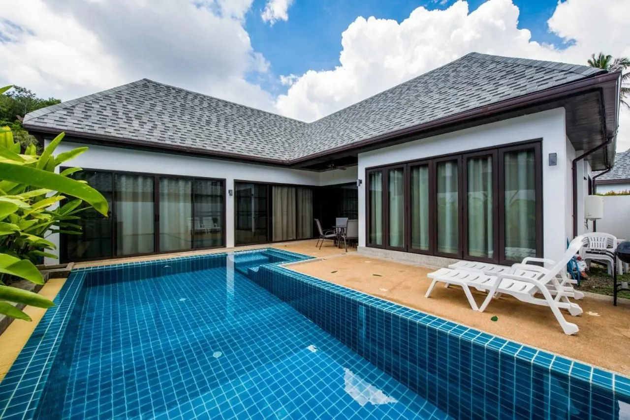 Plunge Tropic Villas