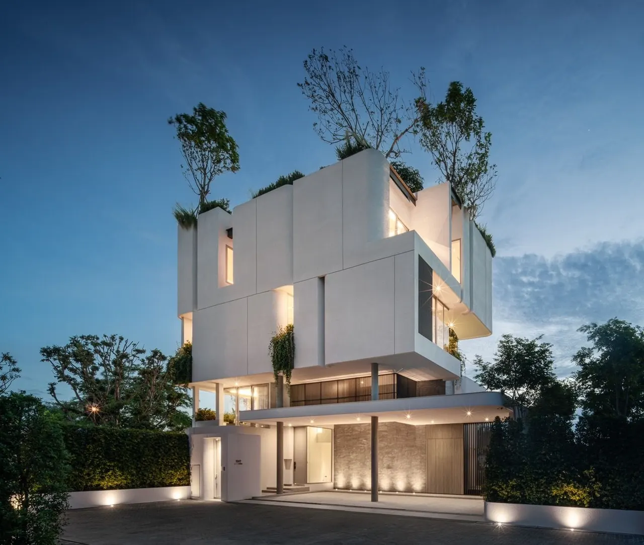 House · 4 ห้องนอน · 3 ห้องน้ำ · 615 m²