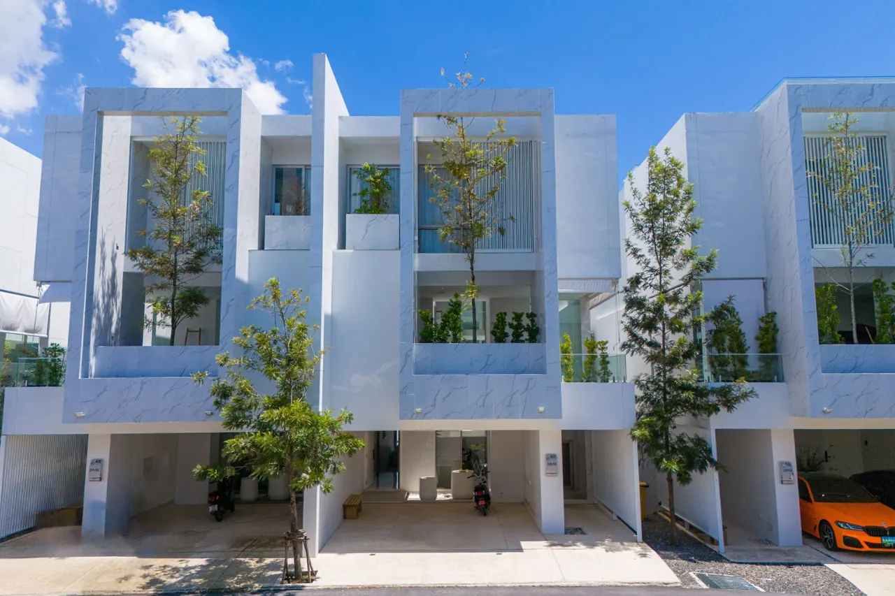 Villa · 3 bd · 4 ba · 352 m²