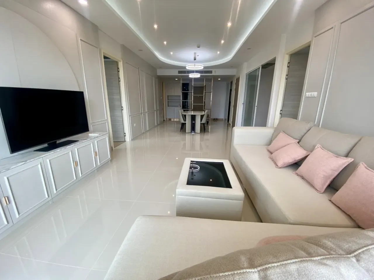 Condo · 2 bd · 2 ba · 127 m²