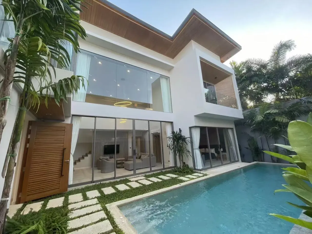 Villa · 3 ห้องนอน · 4 ห้องน้ำ · 205 m²
