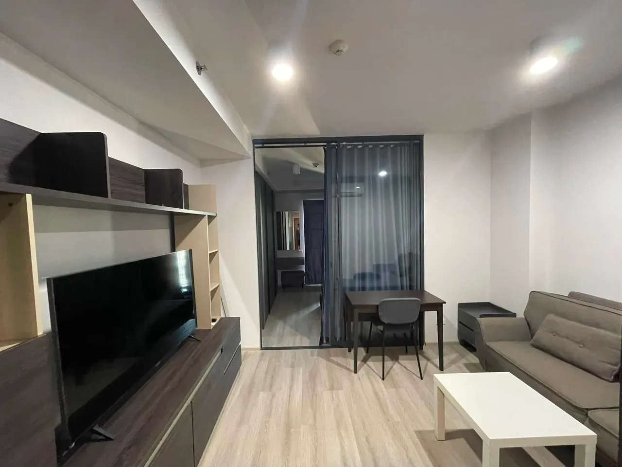 1 ห้องนอน · 1 ห้องน้ำ · 35 m²