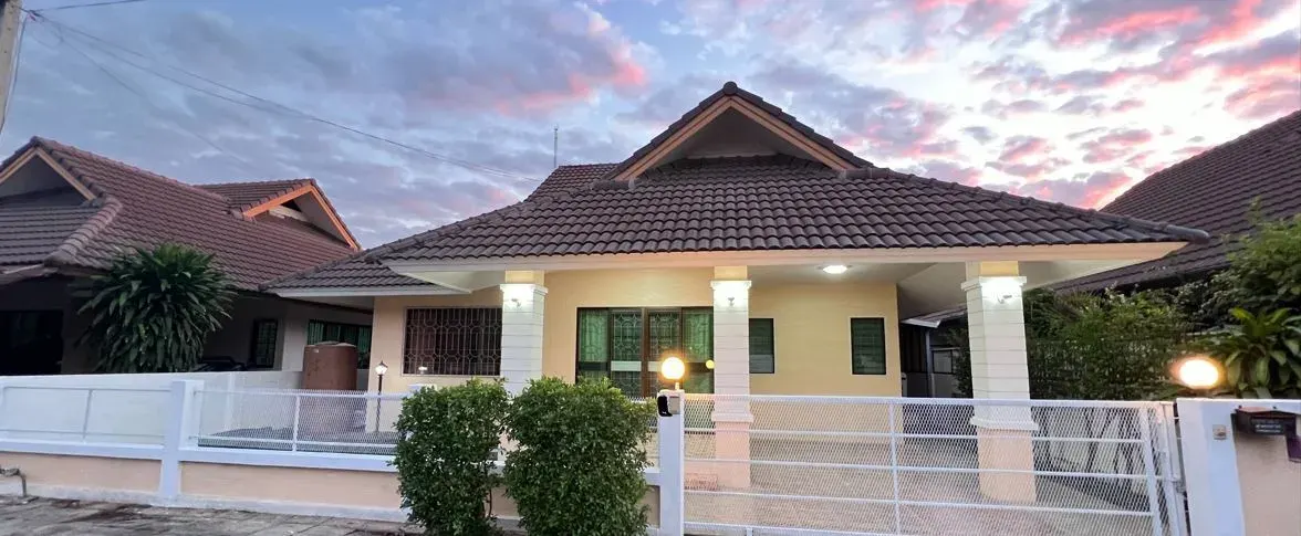 Saengpetch Village