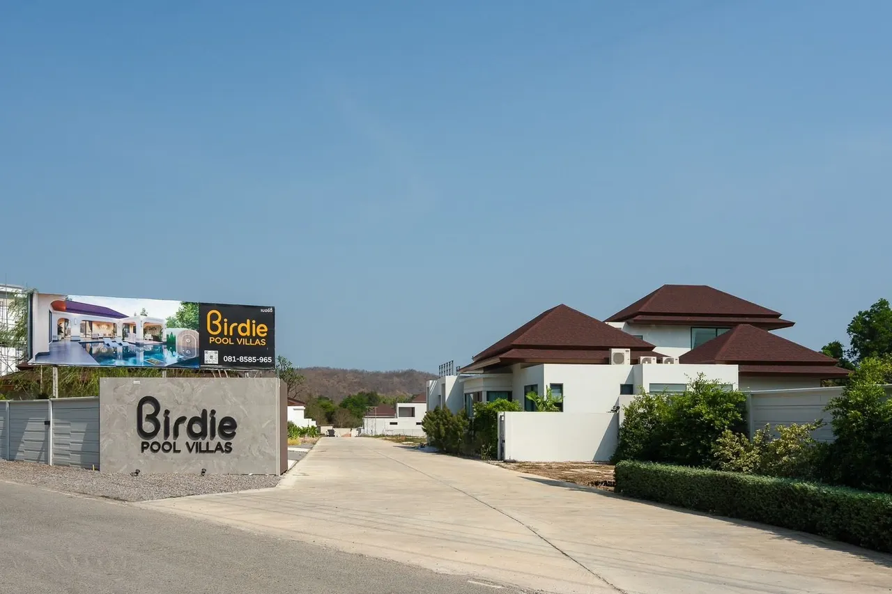 Birdie Pool Villas