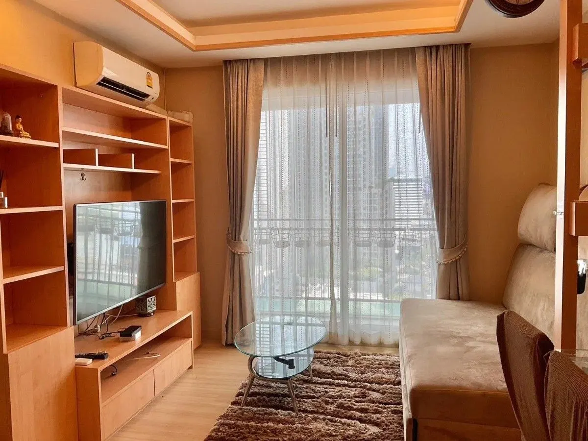 1 ห้องนอน · 1 ห้องน้ำ · 38 m²