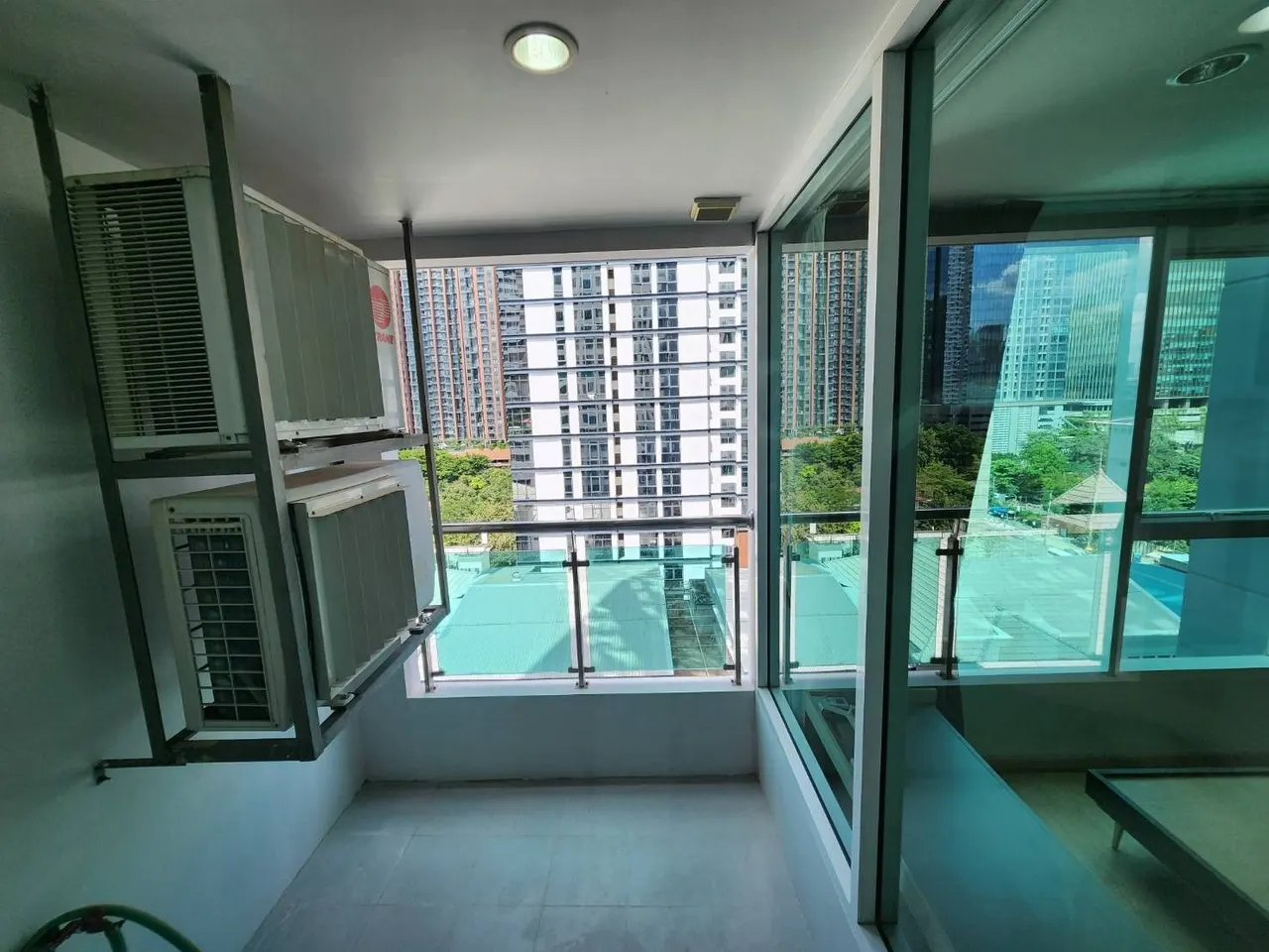 Condo · 1 bd · 1 ba · 52 m²