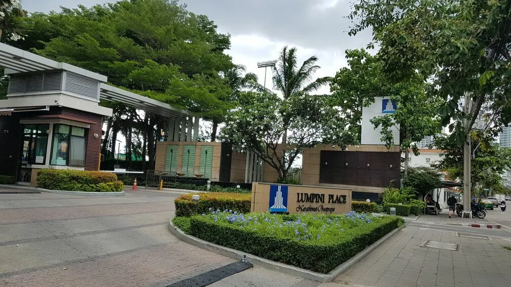 Lumpini Place Narathiwas-Chaopraya
