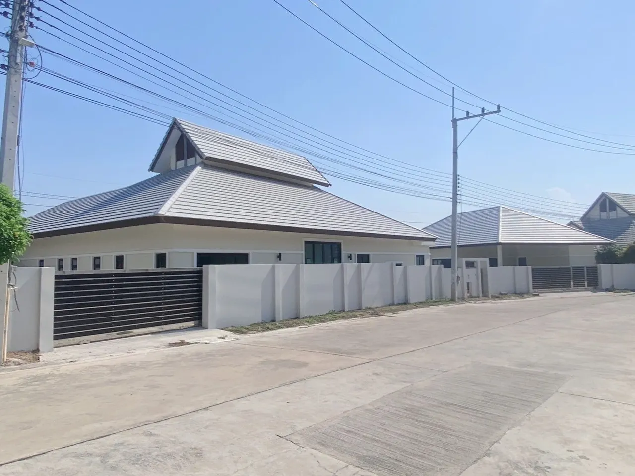 House · 3 室 · 3 卫 · 326 m²