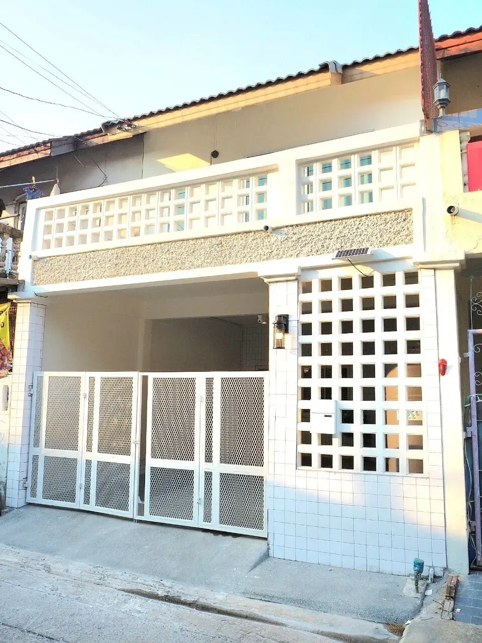 Bundit Home