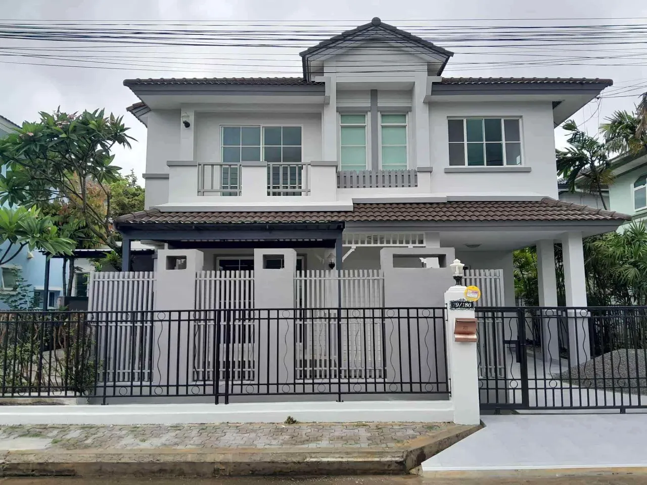House · 4 ch. · 3 sdb · 155 m²