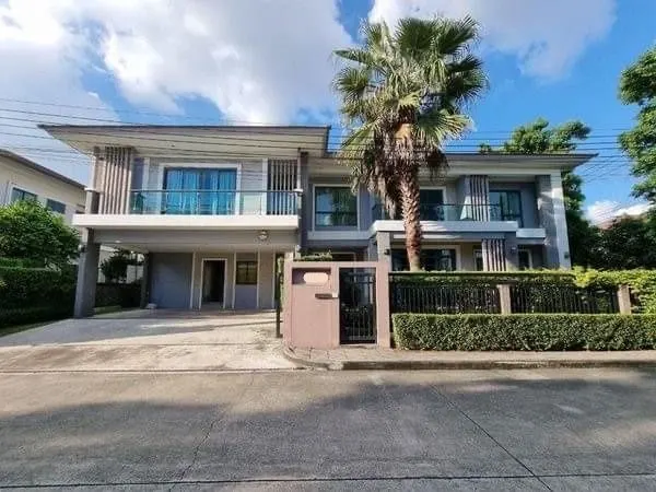 House · 3 ห้องนอน · 4 ห้องน้ำ · 372 m²