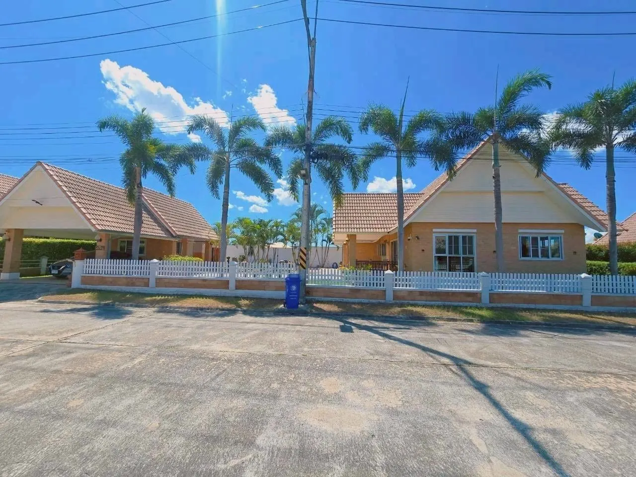 4 ch. · 4 sdb · 323 m²