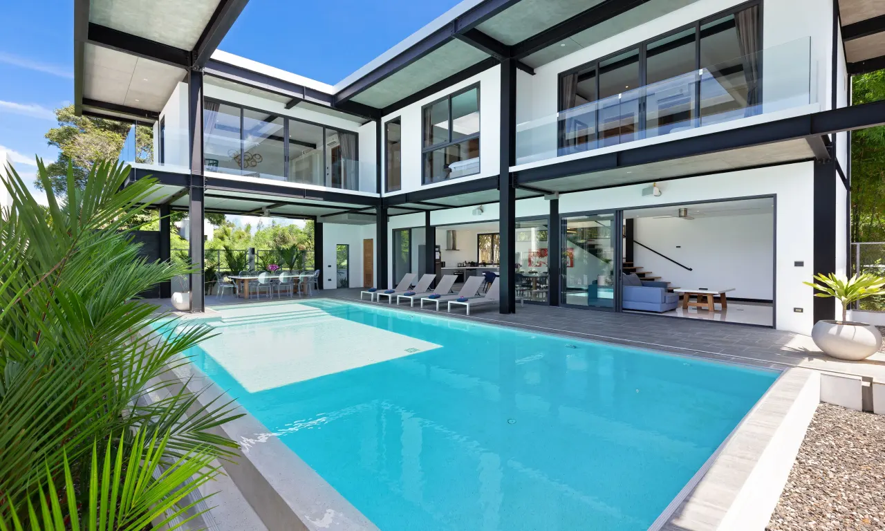 Villa · 4 ห้องนอน · 4 ห้องน้ำ · 220 m²