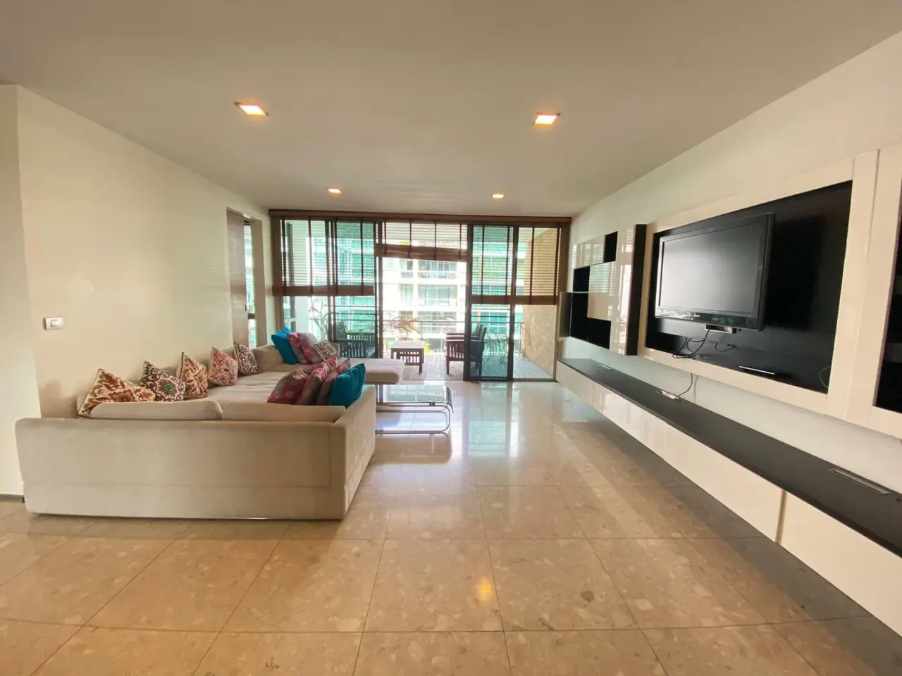 Condo · 3 室 · 3 卫 · 210 m²