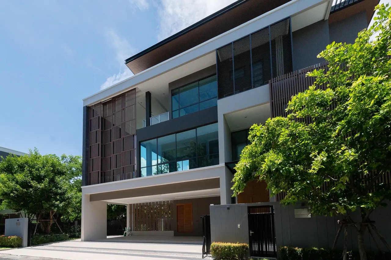 House · 5 室 · 7 卫 · 593 m²
