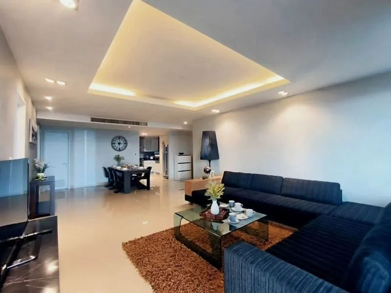 Condo · 2 bd · 2 ba · 148 m²