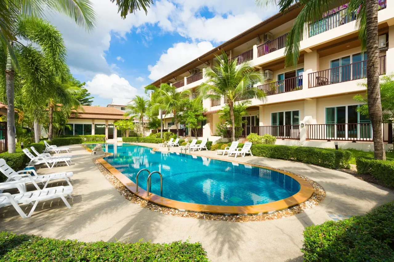 Whispering Palms Suite