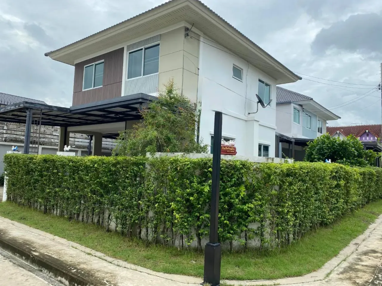 House · 3 室 · 2 卫 · 221 m²