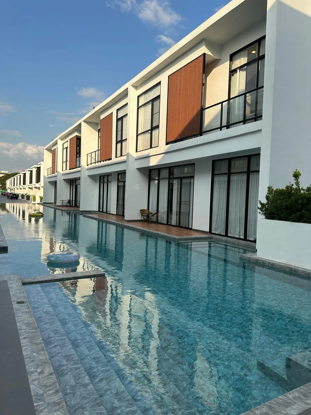 Villa · 4 室 · 3 卫 · 180 m²