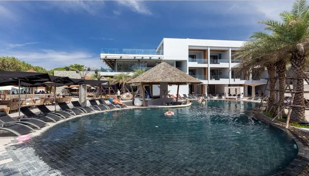 The Bay and Beach Club