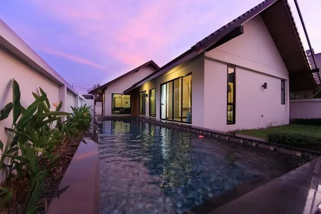 House · 4 ห้องนอน · 4 ห้องน้ำ · 300 m²