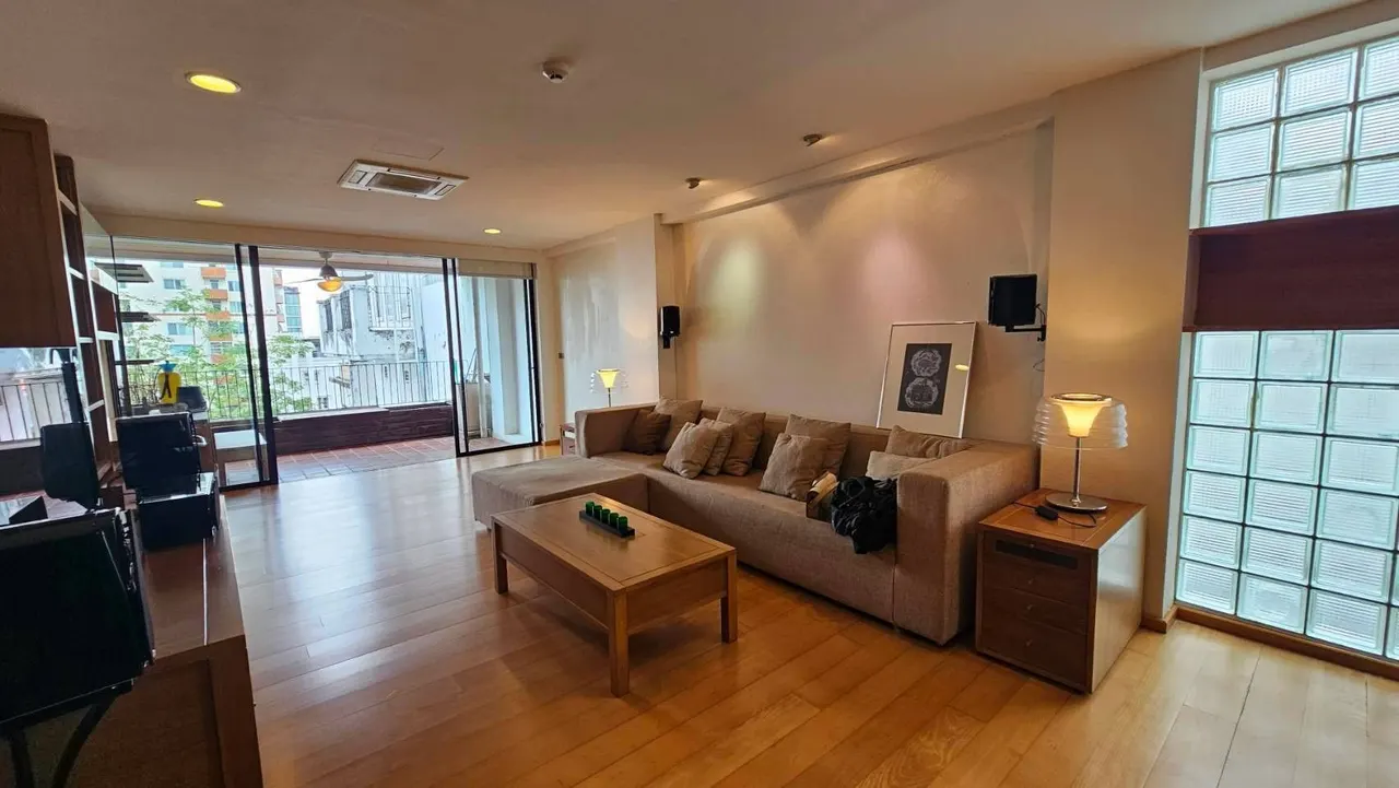 2 bd · 2 ba · 130 m²
