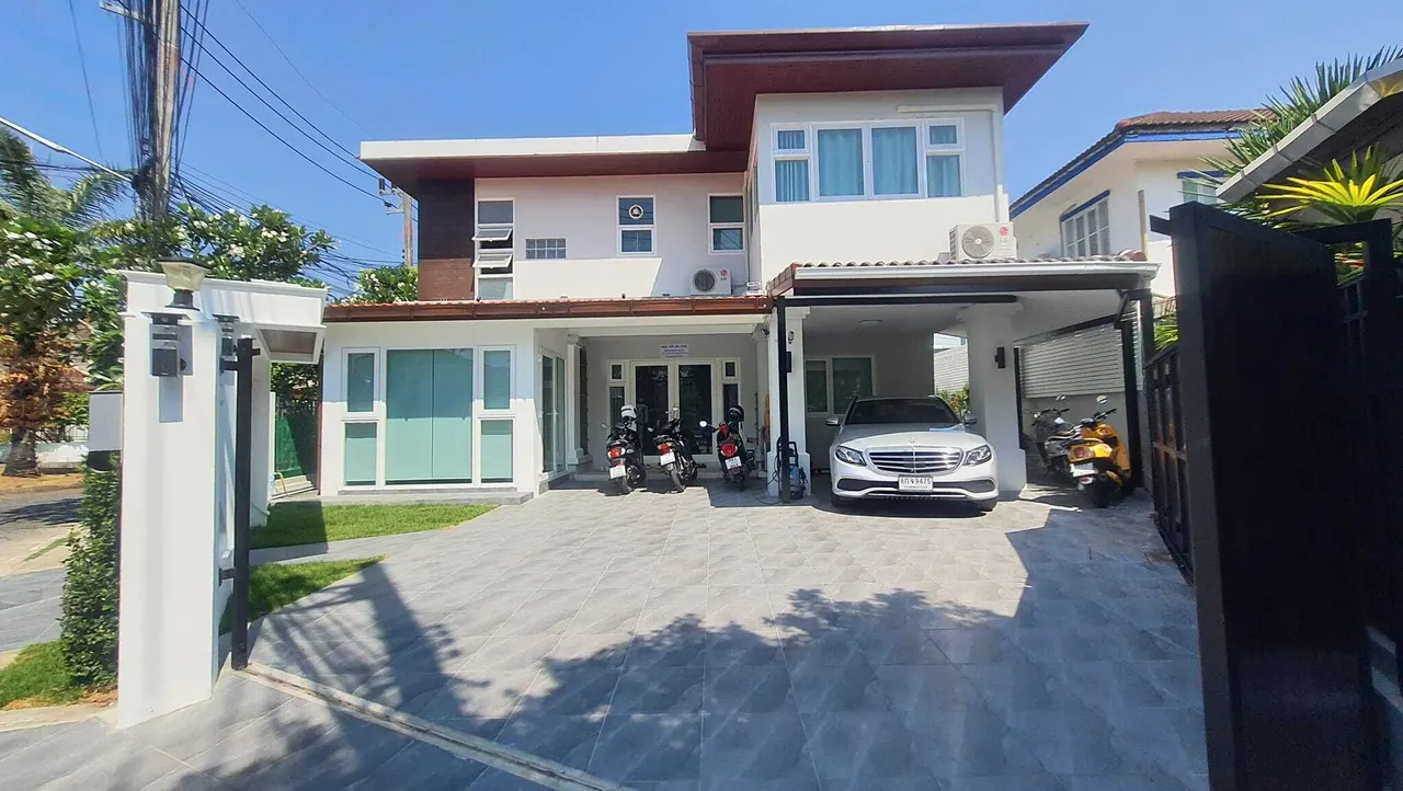 House · 3 ch. · 3 sdb · 300 m²
