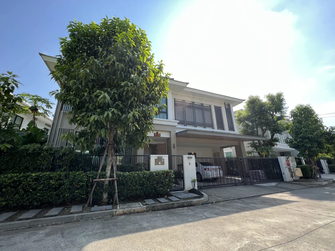 House · 5 ch. · 4 sdb · 384 m²