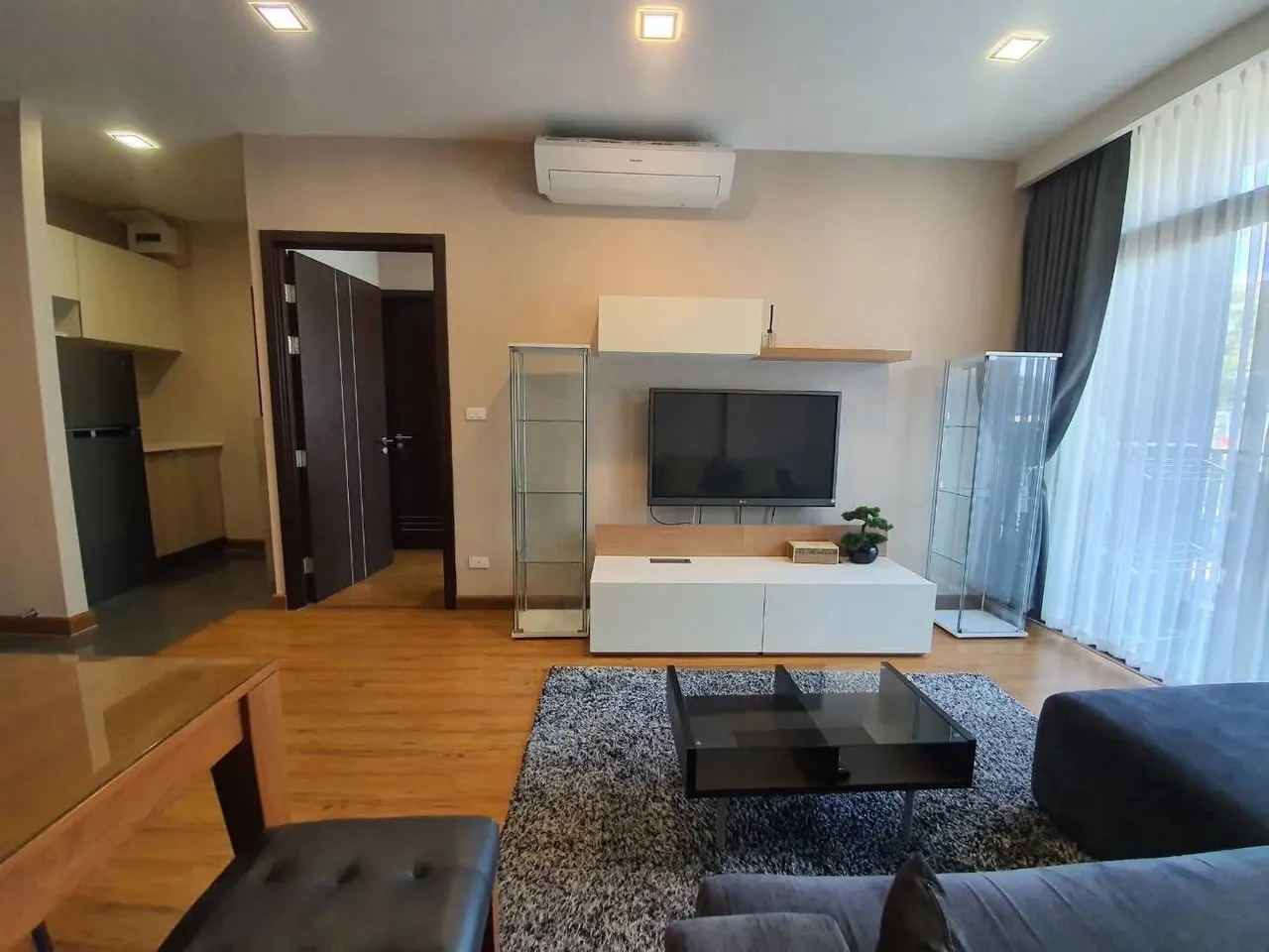 Condo · 1 bd · 1 ba · 54 m²