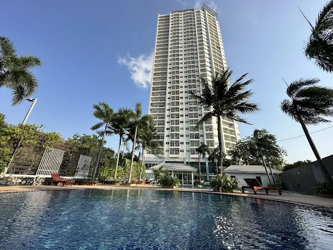 AD Hyatt Condominium