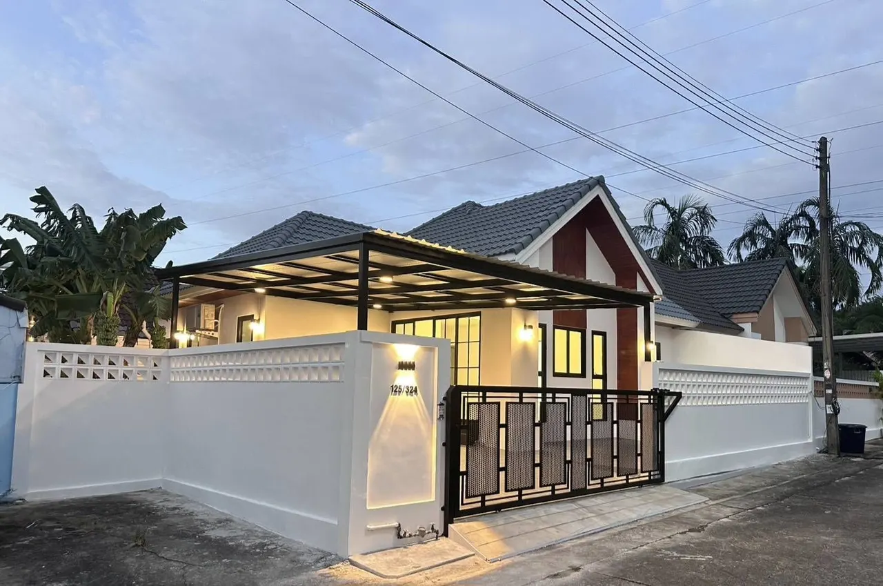 House · 3 bd · 2 ba · 100 m²