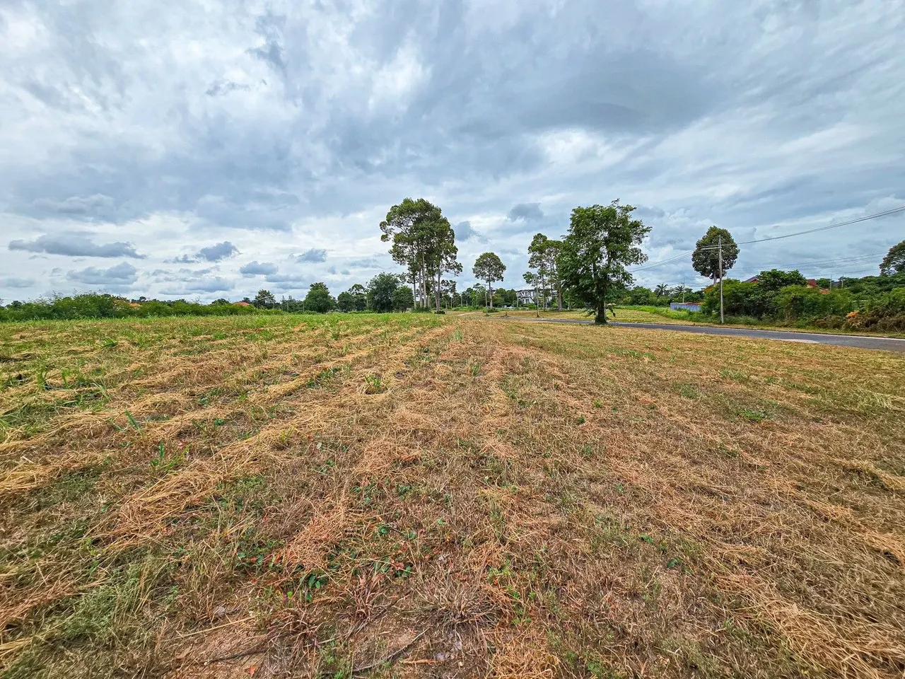 Land · 3,200 m²