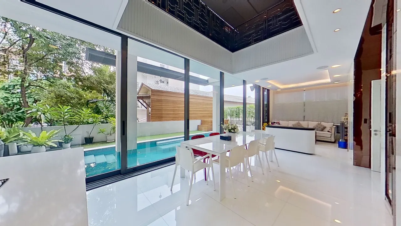 House · 5 ch. · 6 sdb · 550 m²