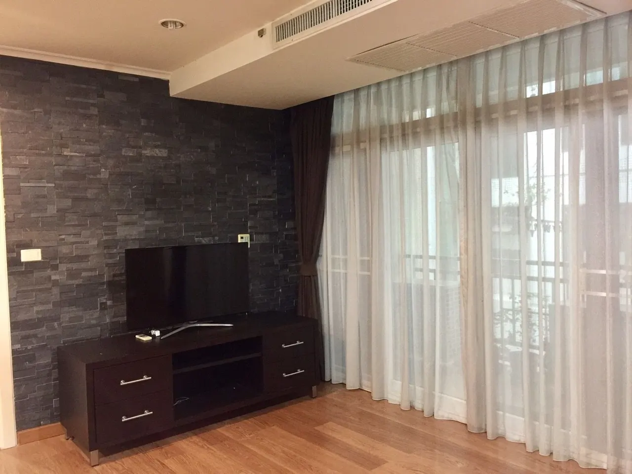 Condo · 3 ห้องนอน · 3 ห้องน้ำ · 140 m²