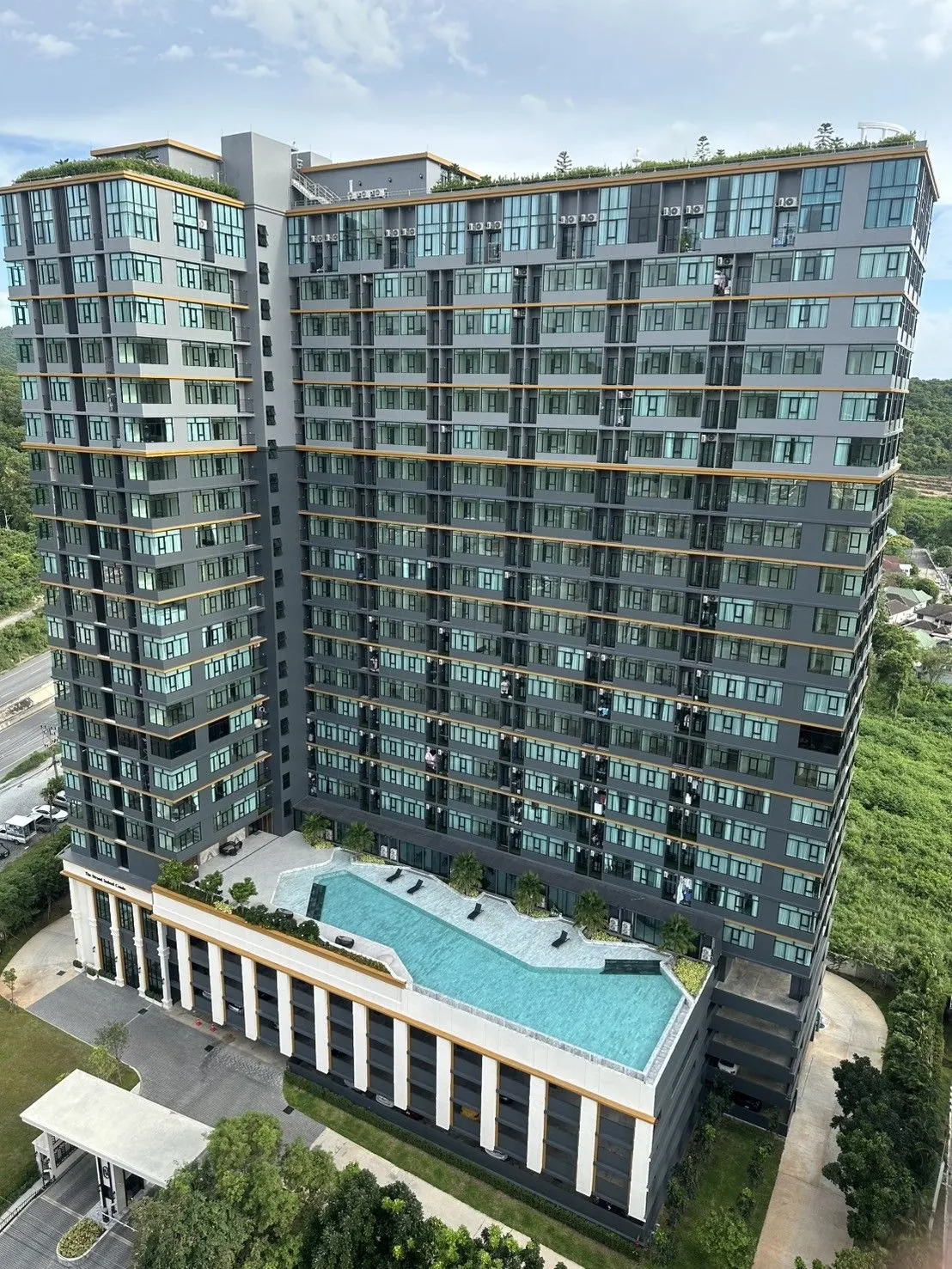 The Strand Indeed Condo Sriracha