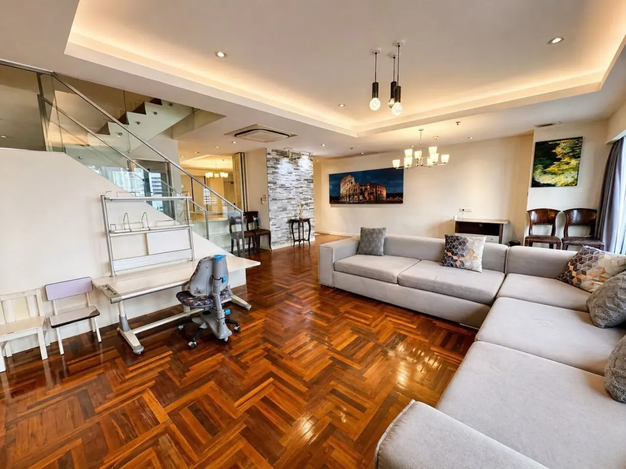 3 bd · 3 ba · 189 m²